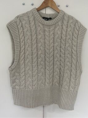 RD Style Cable Knit Sleeveless Crewneck Vest